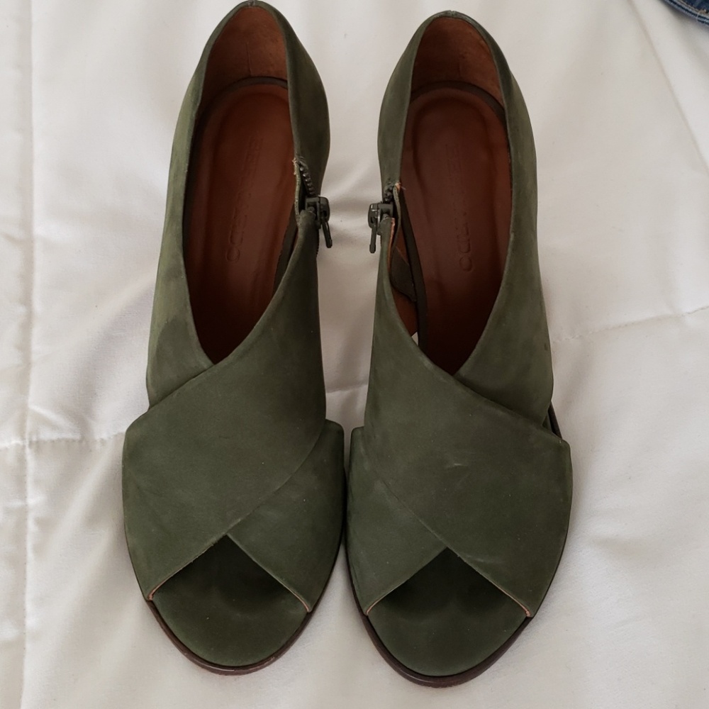 Bernardo peep toe heels, hunter green